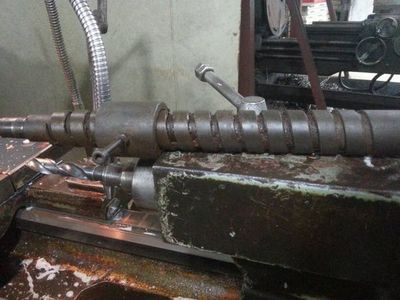 普通車床螺紋加工全解析 牙型識(shí)別、牙距計(jì)算、刀具修磨與掛擋操作